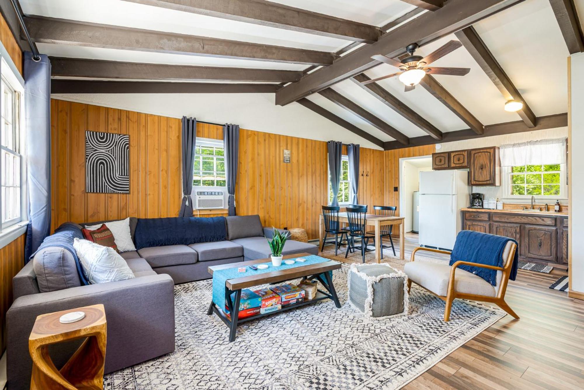 River Access W Hot Tub, Deck, Grill, & Wifi Luray