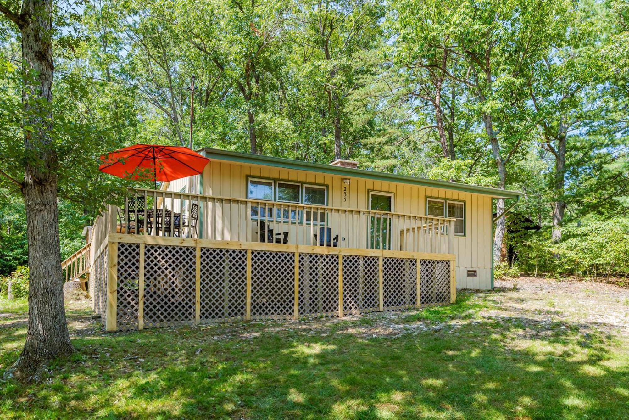 River Access W Hot Tub, Deck, Grill, & Wifi * Luray