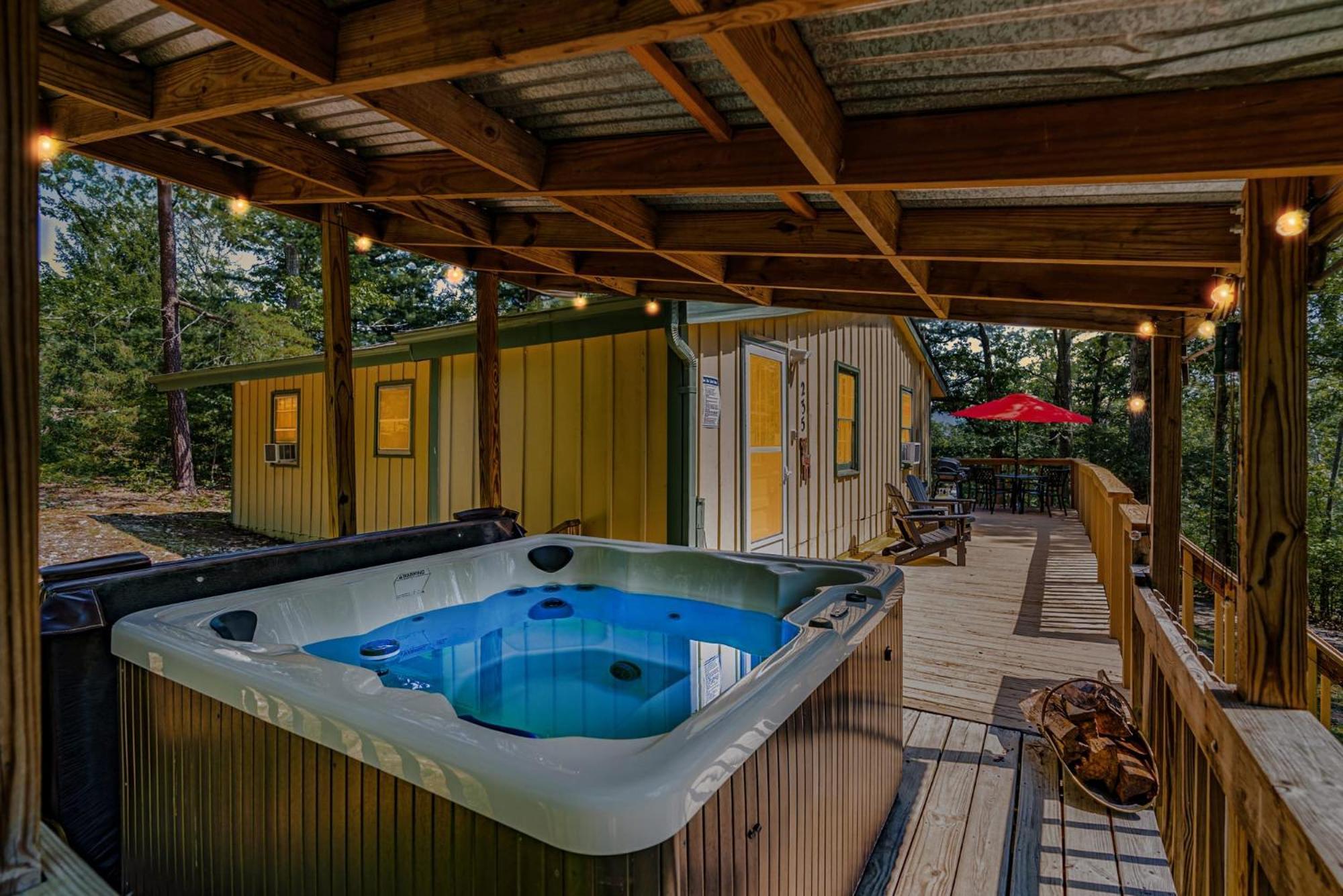 River Access W Hot Tub, Deck, Grill, & Wifi Hébergement de vacances